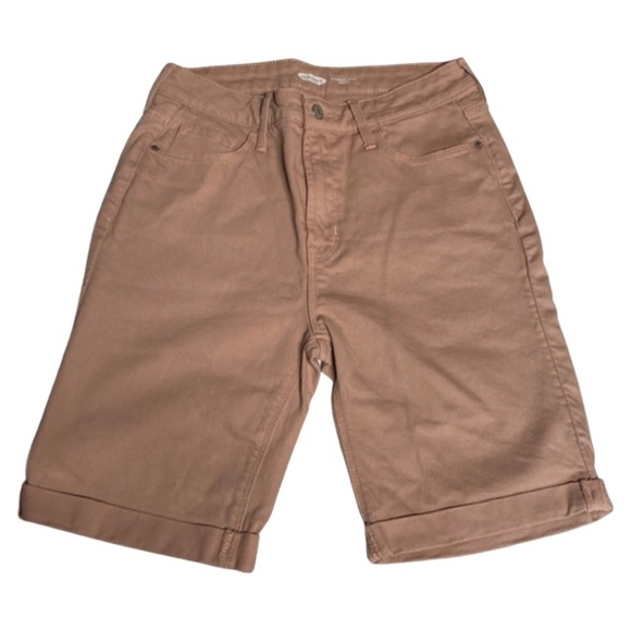OLD NAVY HIGH RISE BERMUDA SHORTS SIZE 6 - Picture 1 of 7